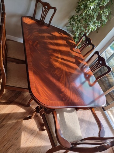 Solid wood polished - wood.,