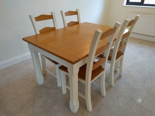 Extending oak dining table and - oak,