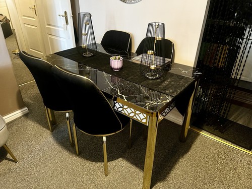 Dining table and chairs set - table, 4