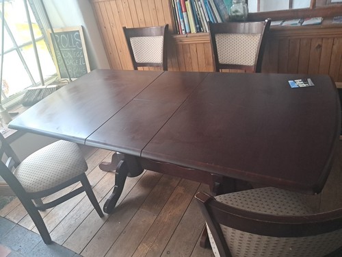 Extendable dining table with - extendable,